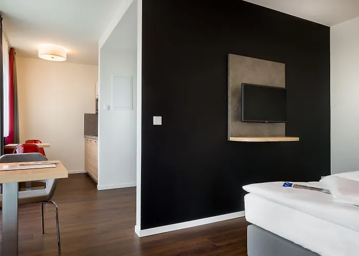 Aparthotel Signature East 3*