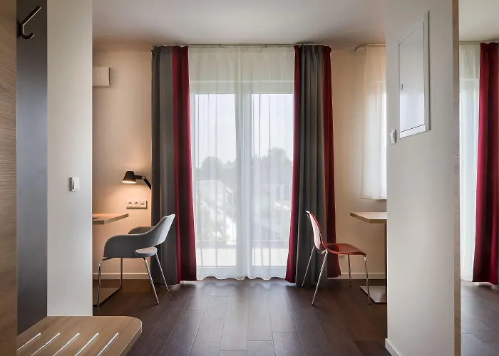 Aparthotel Signature East 3*