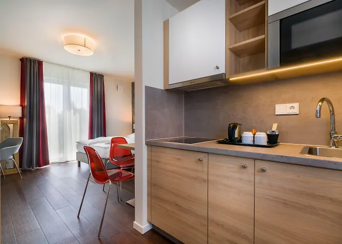 Aparthotel Signature East 3*