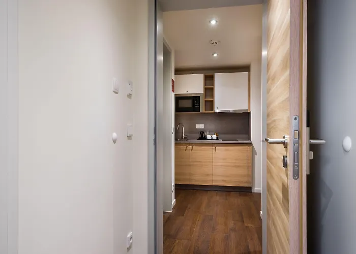 Aparthotel Signature East 3*