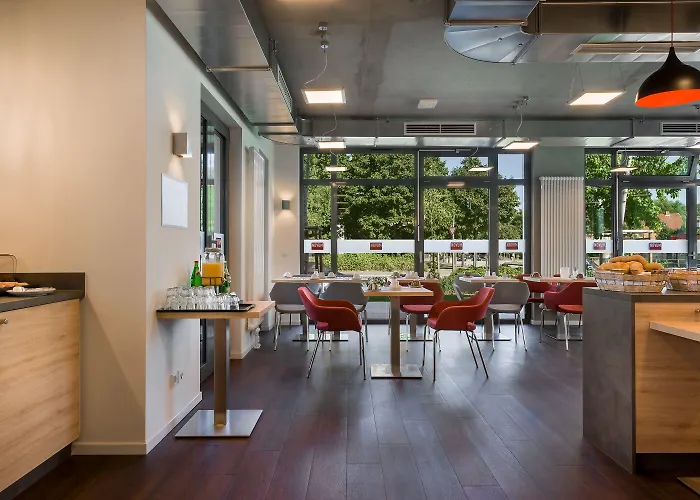 Signature East Aparthotel