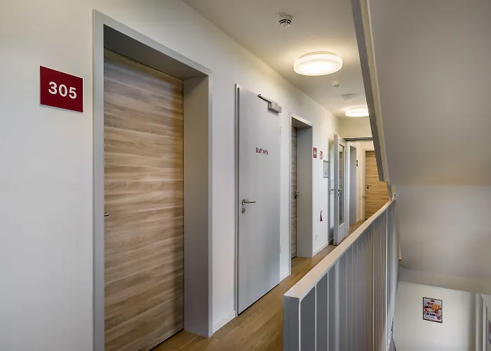 Signature East Aparthotel 3*