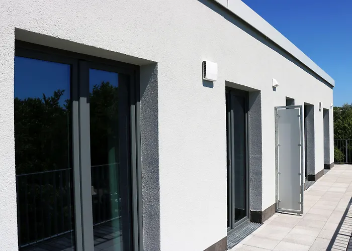 Signature East Aparthotel 3*