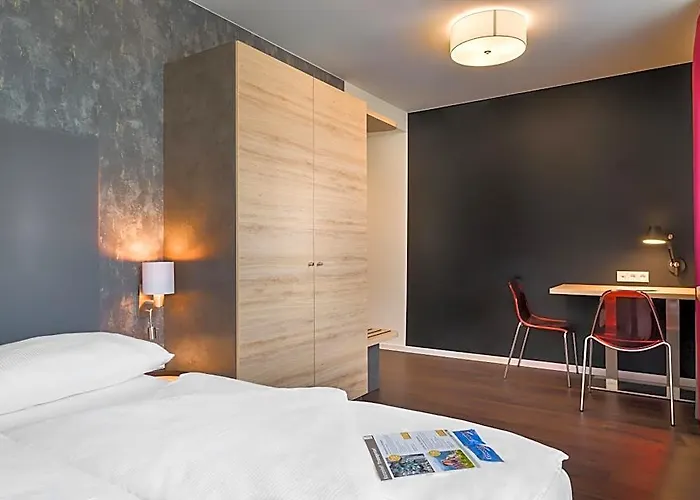 Signature East Aparthotel 3*