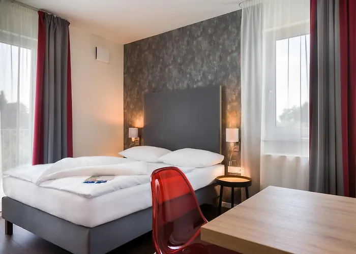 Signature East 3*