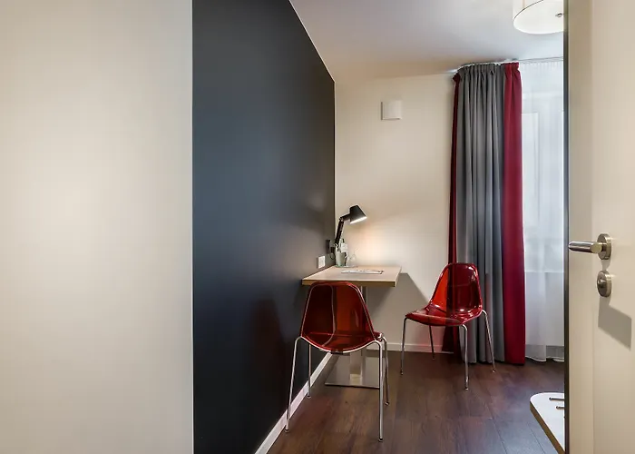 Aparthotel Signature East